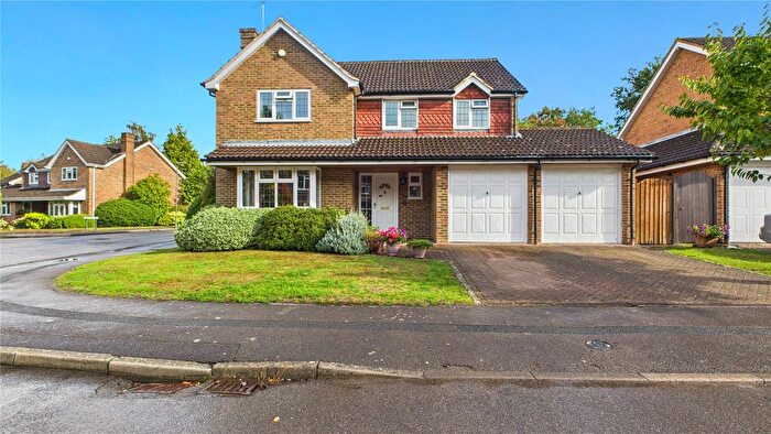 4 Bedroom Detached House For Sale In Lightwater, Surrey, GU18