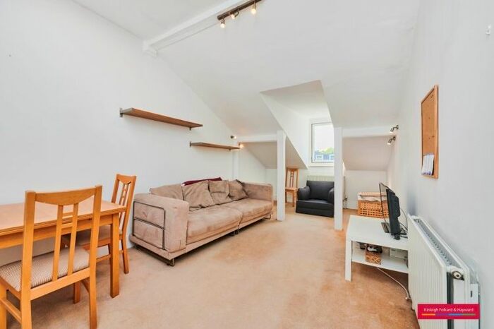 2 Bedroom Flat To Rent In Elsham Road, London, W14