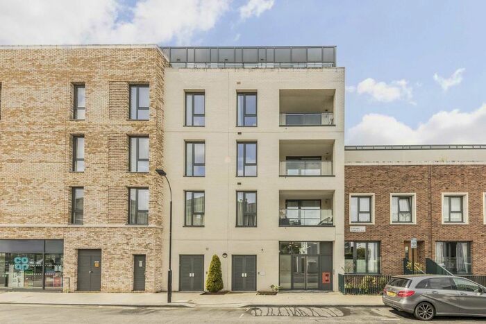 2 Bedroom Flat To Rent In Wormholt Terrace, Wormholt Road, London, W12