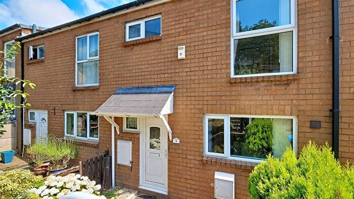 3 Bedroom Terraced House To Rent In Creswick Way, Sheffield, S6