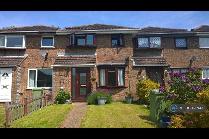 3 Bedroom Semi Detached House To Rent In Elmhurst Close, Furzton, Milton Keynes, MK4