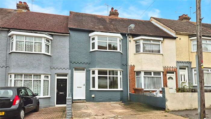 3 Bedroom Terraced House For Sale In Cottall Avenue, Chatham, Kent, ME4