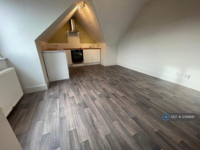 2 Bedroom Flat To Rent In Carysfort Road, Bournemouth, BH1