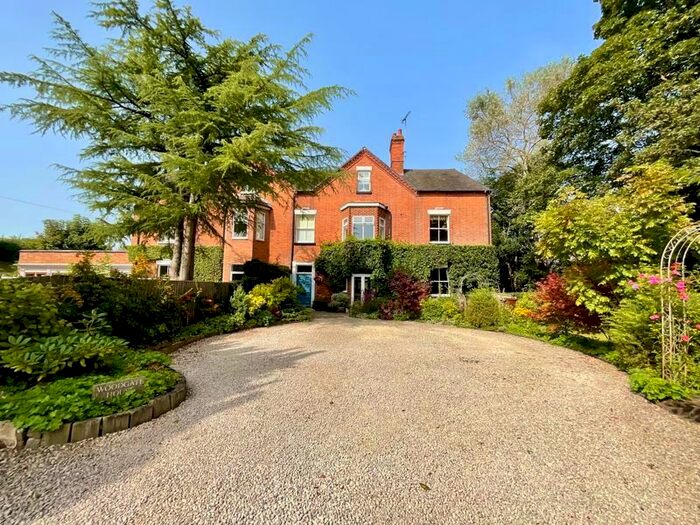 5 Bedroom Semi-Detached House For Sale In Wood Lane, Uttoxeter, ST14