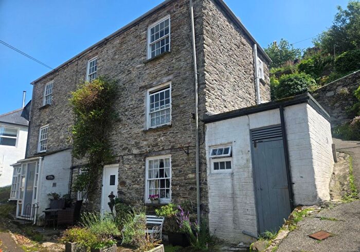 2 Bedroom Maisonette For Sale In Island House, Hannafore Lane, Looe, Cornwall, PL13
