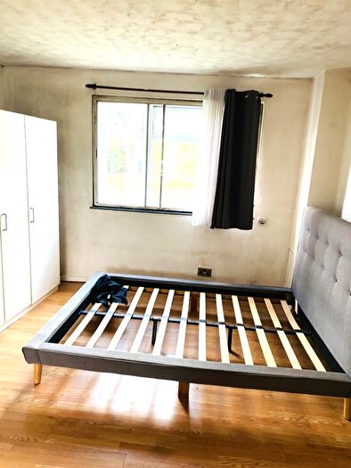 Studio To Rent In Roding Lodge Royston Gardens, Ilford, IG1