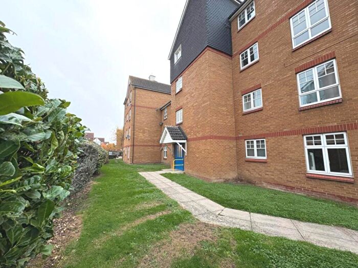 2 Bedroom Apartment For Sale In Greenhaven Drive, Thamesmead, SE28