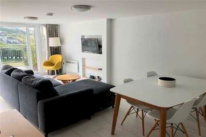 2 Bedroom Bungalow To Rent In Hillside Villas, Millendreath, PL13