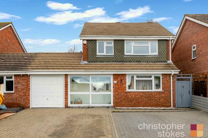 3 Bedroom Link Detached House To Rent In Upper Shott, Cheshunt, Waltham Cross, Hertfordshire, EN7