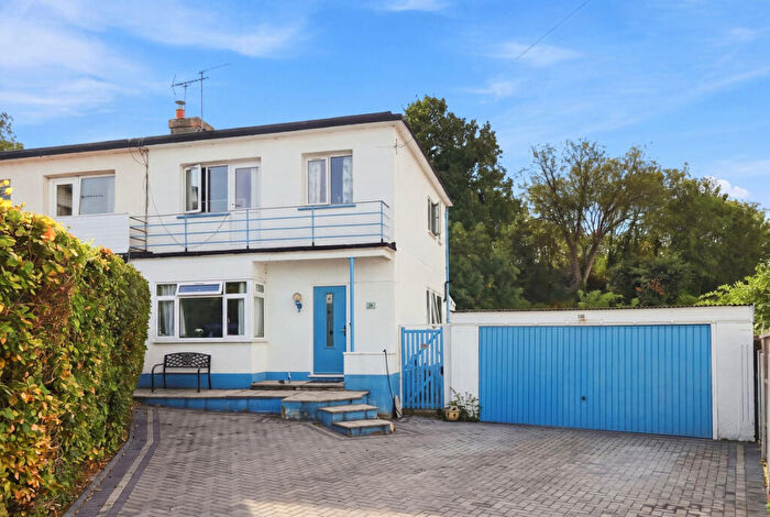 3 Bedroom Semi-Detached House For Sale In Hedgehope Avenue, Rayleigh, SS6