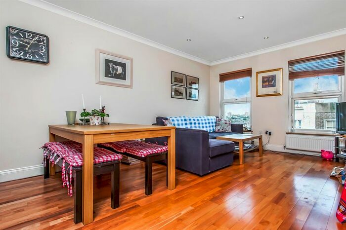 1 Bedroom Flat To Rent In Craven Mews, Battersea, London, SW11