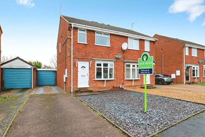 3 Bedroom Semi Detached House For Sale In Franklyn Close, Perton Wolverhampton, Staffordshire, WV6