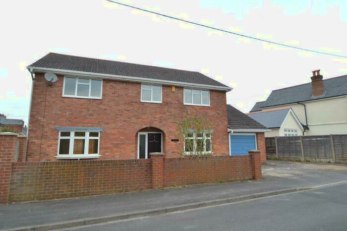 4 Bedroom Detached House To Rent In Acre Path, Andover, SP10