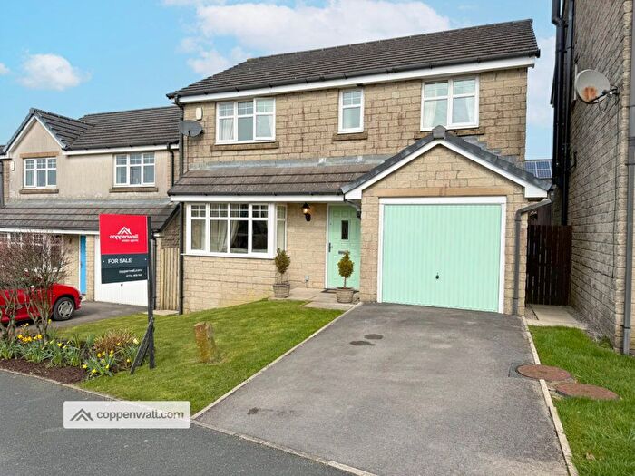 4 Bedroom Detached House For Sale In Fieldfare Way, Bacup, Rossendale, OL13