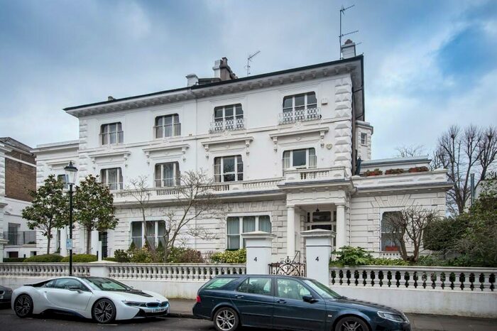 2 Bedroom Apartment To Rent In The Boltons, London, SW10