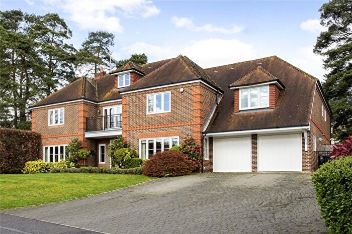 6 Bedroom Detached House For Sale In Beechwood Drive, Marlow, Buckinghamshire, SL7