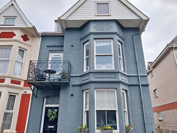 1 Bedroom Apartment For Sale In Esplanade Avenue, Porthcawl, Bridgend (County Of), CF36