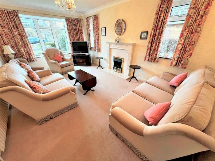 3 Bedroom Detached Bungalow For Sale In St. Thomas Close, Humberston