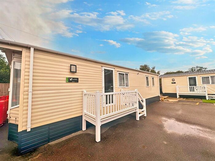 2 Bedroom Property To Rent In Hurtwood Road, Walton-On-Thames, KT12