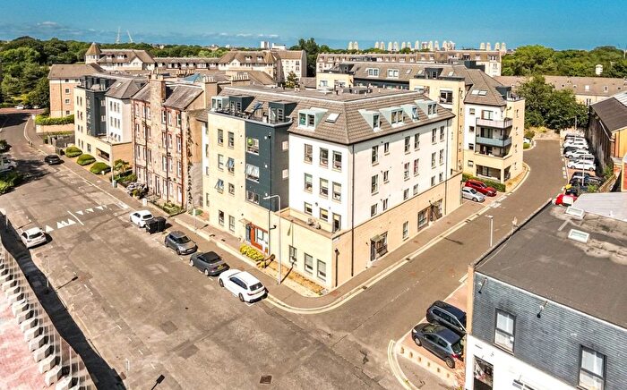 2 Bedroom Flat For Sale In A (Md) Hatters Lane, Canonmills, Edinburgh, EH7