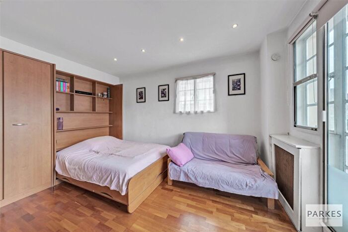 Studio To Rent In Broadwalk Court, Palace Gardens Terrace, Kensington, London, W8