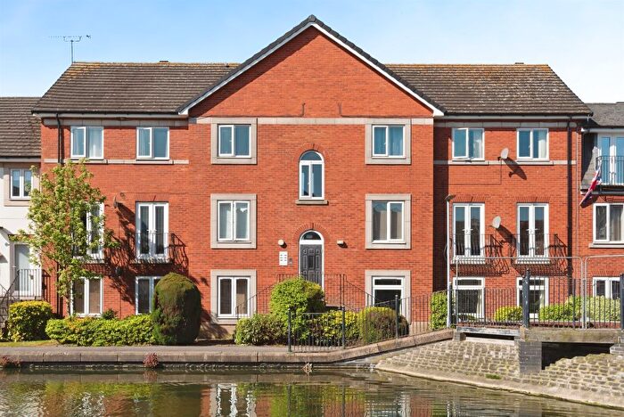2 Bedroom Flat For Sale In Ha'penny Bridge Way, Hull, HU9