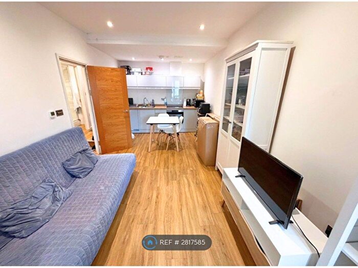 1 Bedroom Flat To Rent In Adair House, Epsom, KT19