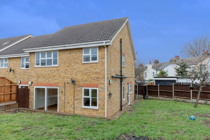 3 Bedroom End Of Terrace House To Rent In Brook Road, Gravesend, Kent, DA11