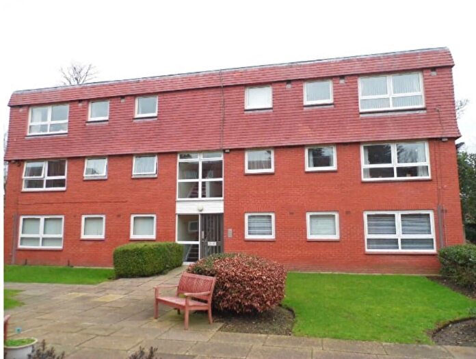 2 Bedroom Flat To Rent In Plymyard Avenue, CH62