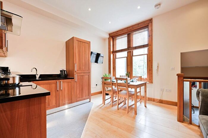 1 Bedroom Flat To Rent In - Old Christchurch Road, Bournemouth, BH1