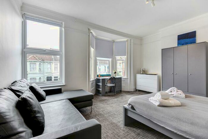 1 Bedroom Terraced House To Rent In Queens Park Road, Brighton, BN2