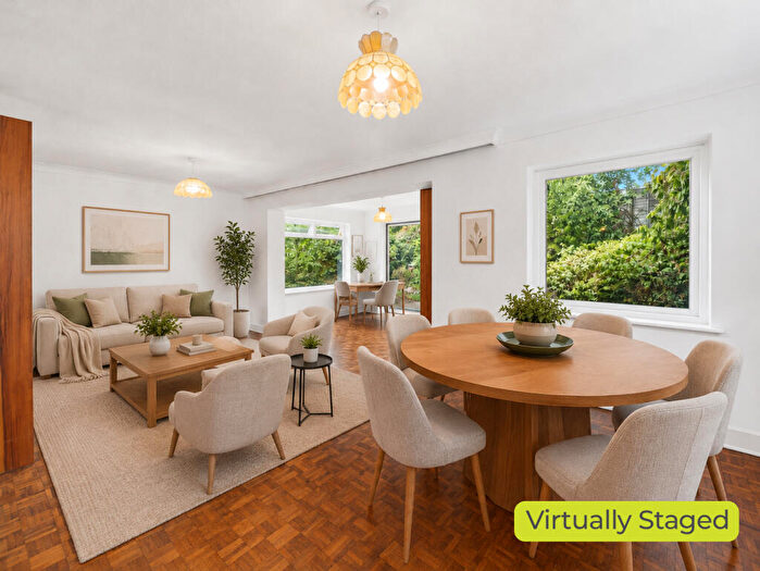 4 Bedroom Detached House For Sale In Ref: Gk - Wendela Close, Woking, GU22