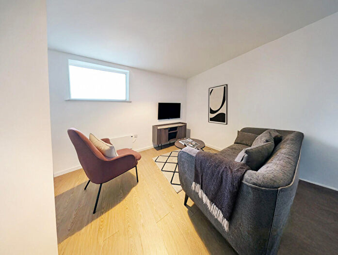 1 Bedroom Apartment To Rent In Rufus Court, LS14