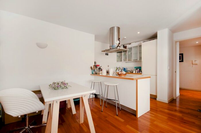 2 Bedroom Flat To Rent In Poole Street, London, N1