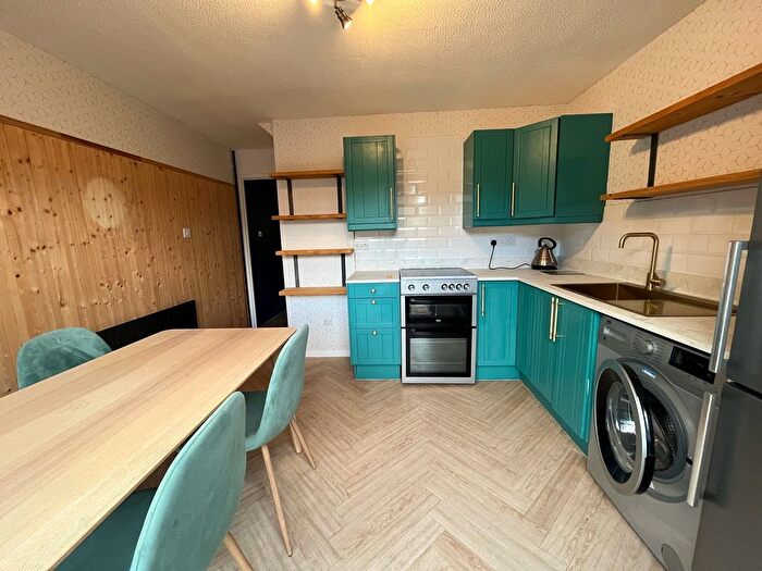 2 Bedroom Property To Rent In Langdale Grove, Nottingham, NG13