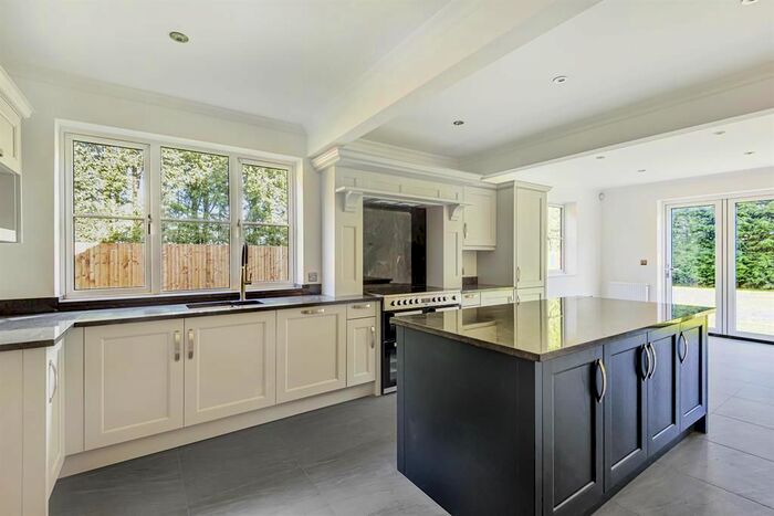 4 Bedroom Detached House For Sale In Safe Haven, Kelfield Road, Riccall, York, YO19