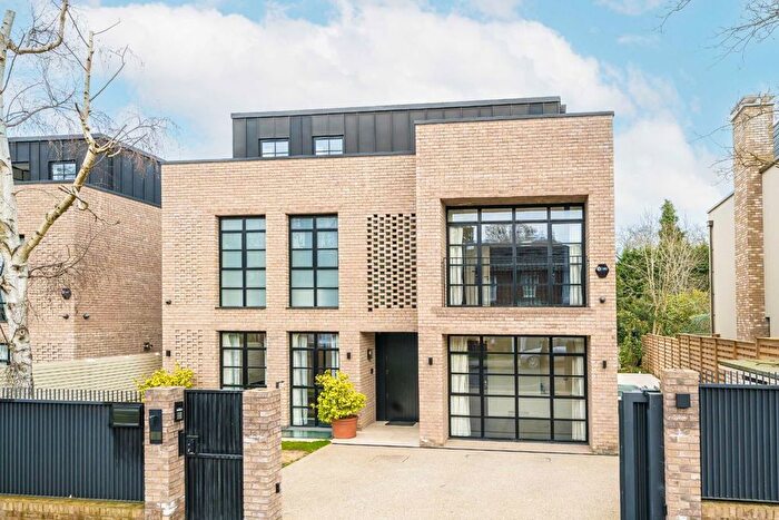 6 Bedroom Detached House To Rent In Lincoln Avenue, London, SW19