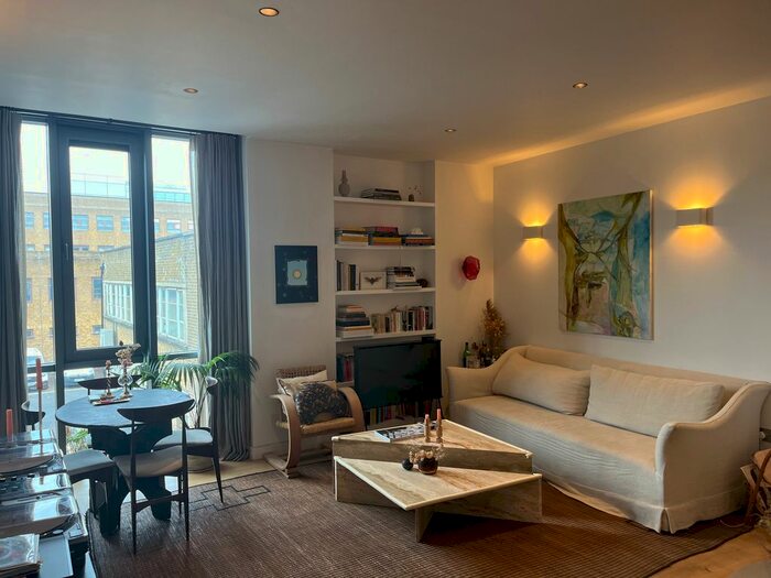 2 Bedroom Flat To Rent In Richmond Road, London, E8