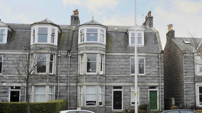 2 Bedroom Flat To Rent In Forest Avenue, Top Floor, Aberdeen, AB15