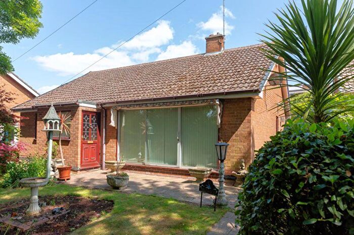 3 Bedroom Detached Bungalow For Sale In Kirton Park, Newark, NG22
