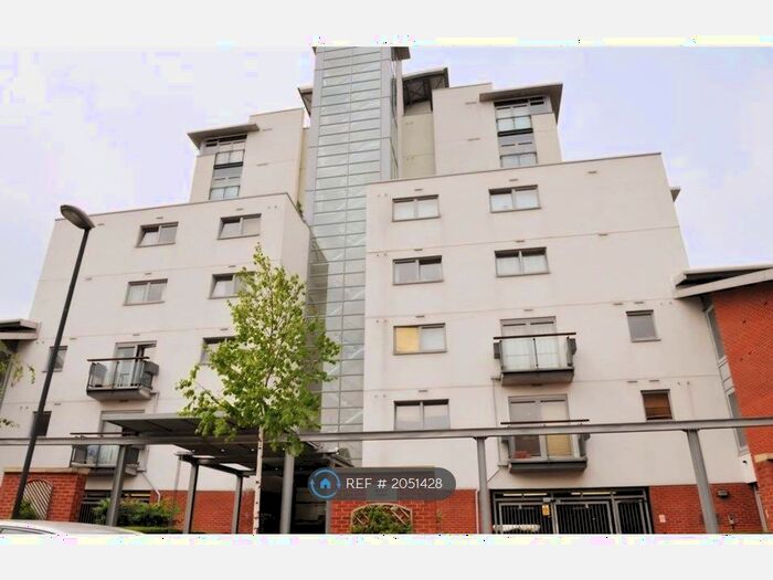 2 Bedroom Flat To Rent In Erebus Drive, Woolwich, SE28
