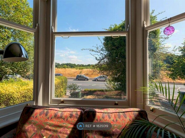 1 Bedroom Flat To Rent In Whipps Cross Road, London, E11