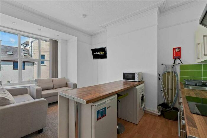 2 Bedroom Apartment To Rent In Bedford Park, Plymouth, PL4