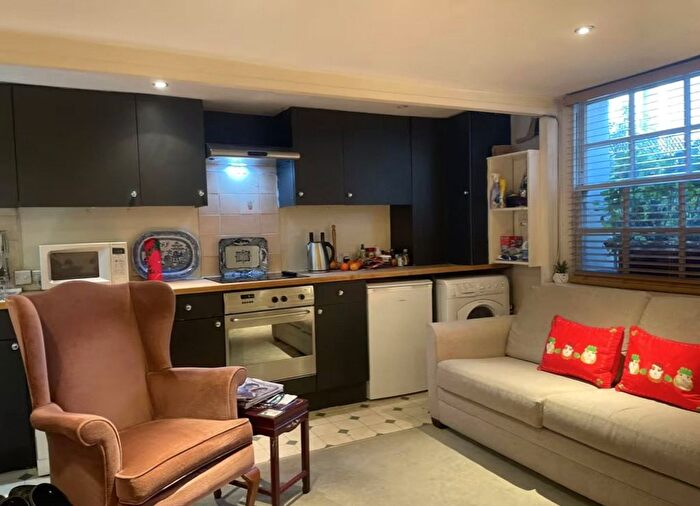 1 Bedroom Flat To Rent In Wandsworth Road, London, SW8