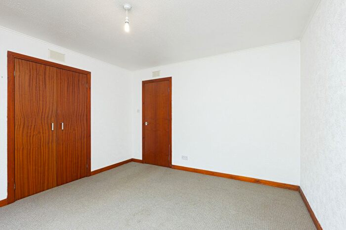 2 Bedroom Detached Bungalow For Sale In New Trows Road, Lanark, ML11