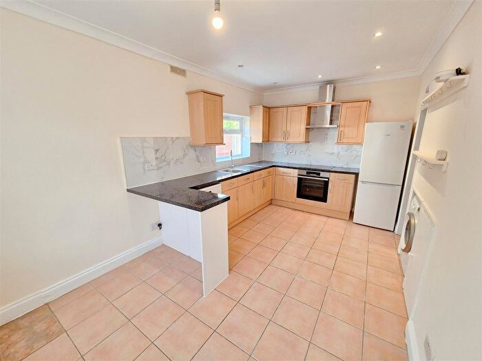 3 Bedroom Semi-Detached House To Rent In Jersey Road, Hounslow, TW3