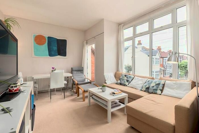 2 Bedroom Property To Rent In Shelton Road, Wimbledon, SW19