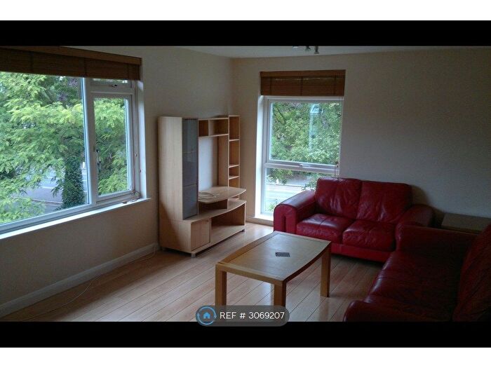 3 Bedroom Flat To Rent In Hills Avenue, Cambridge, CB1