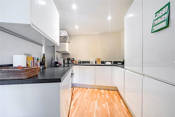 2 Bedroom Apartment For Sale In St. Annes Street, London, E14