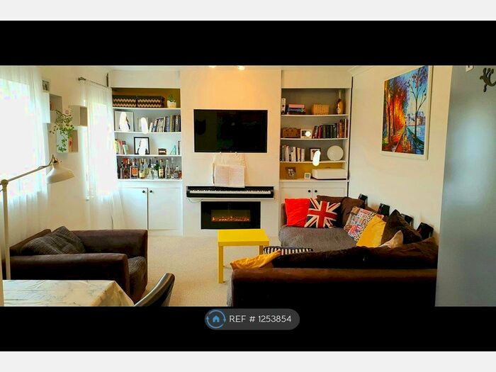 1 Bedroom Flat To Rent In Cavell Drive, Bishop's Stortford CM23